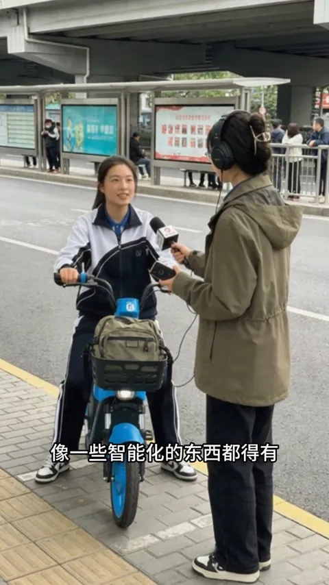 街采式场景口播 · 视频实际画面